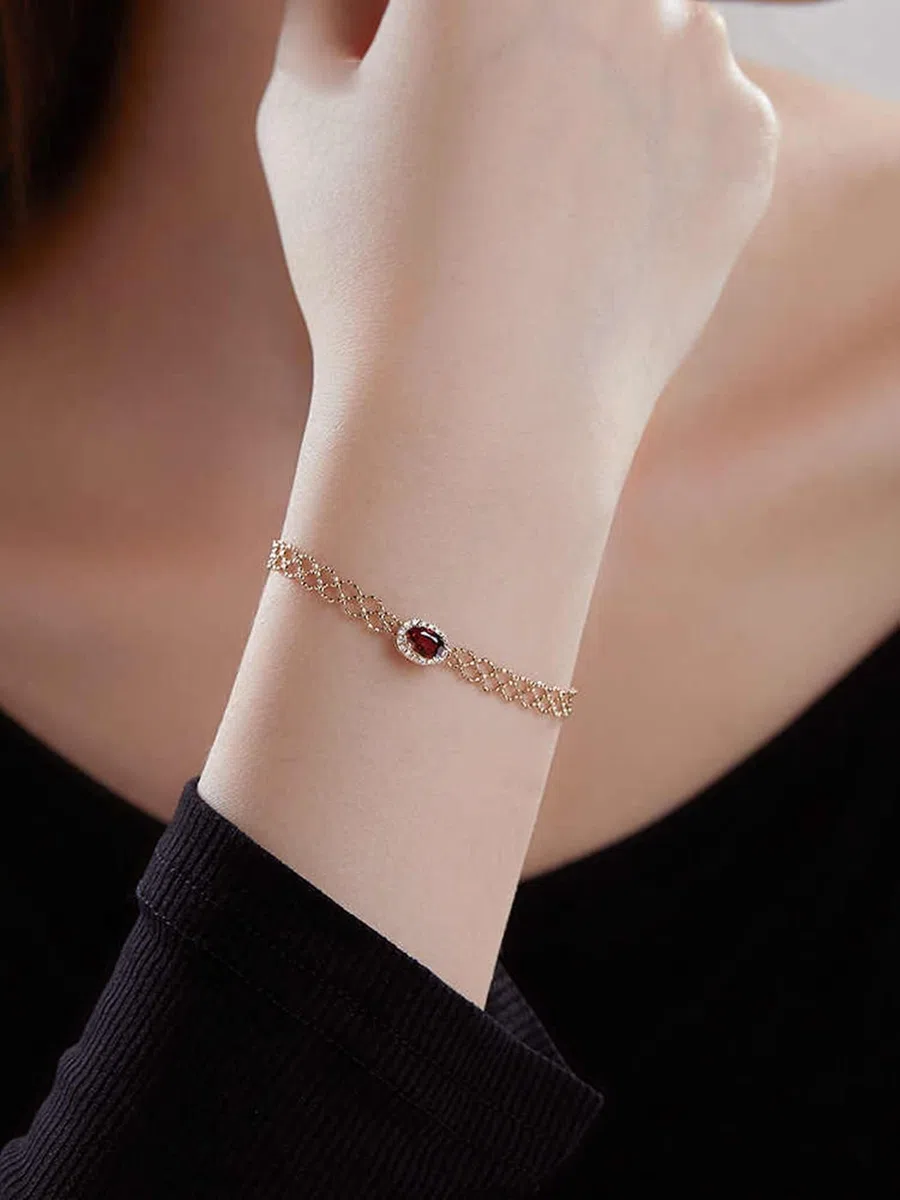 Bracciale Oro 9K / 14K / 18K Donna, Incavo e Ovale con Granato da 0,6 ct e Diamante da 0,1 ct, Regolabile 16 CM + 5 CM, Bracciale Oro Donna