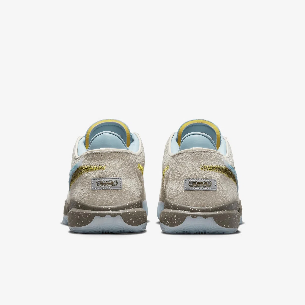 Lebron XX Four Horsemen Scarpe da basket (DV9090-801, Guava Ice/Emerald Rise/Medium Olive/Blue Lightning)