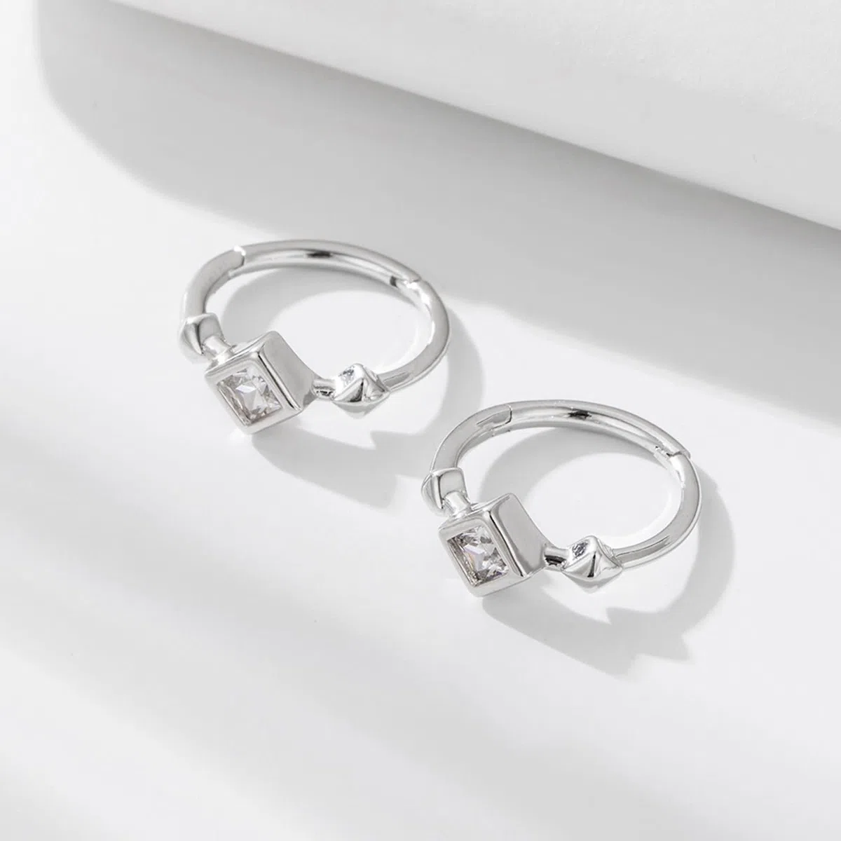 Orecchini da donna in oro 9/14/18 carati, lunetta quadrata in moissanite, orecchini a cerchio in vero oro per lei